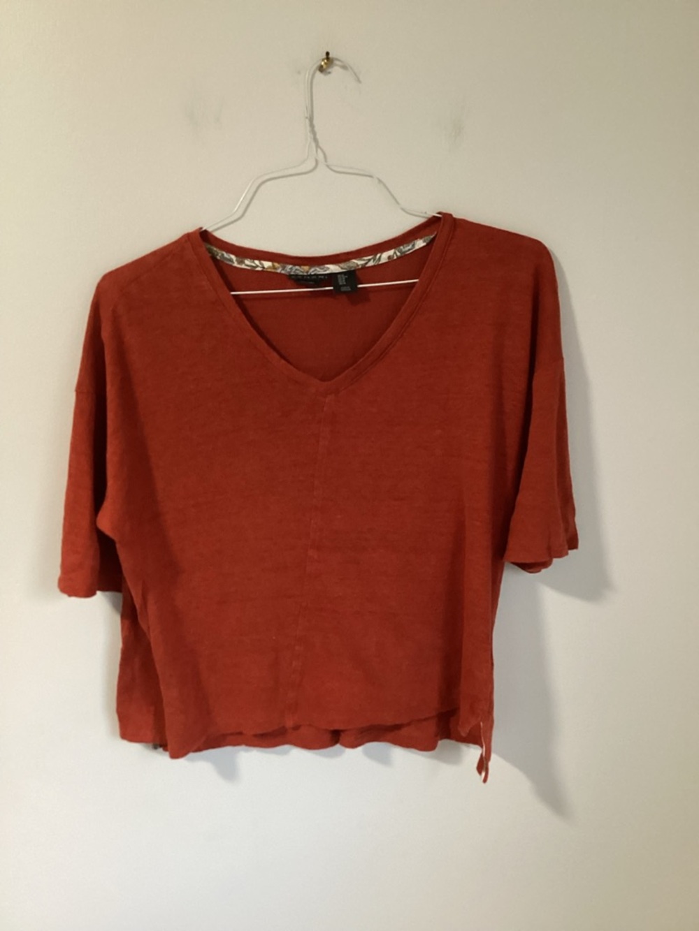 *Tahari Rust V-Neck Boxy Crop Top C34